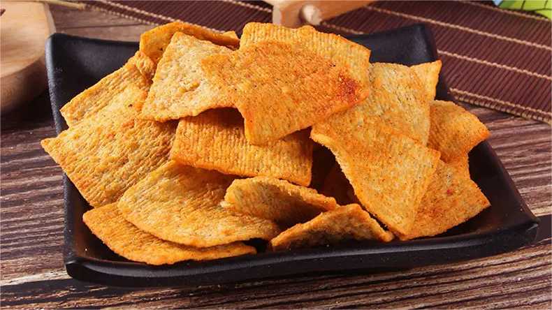 花椒鍋巴灌裝封口機(jī)：定制高效，為網(wǎng)紅零食生產(chǎn)加速