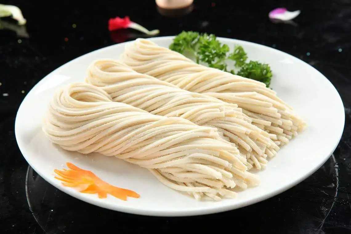盒裝鮮面條包裝機，鎖鮮每一份美味