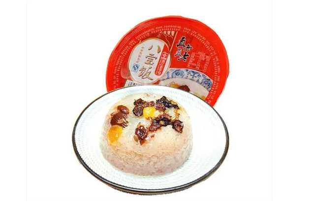 八寶飯專業(yè)包裝線：鎖住傳統(tǒng)美味，融合現(xiàn)代科技，開啟美食新篇章！